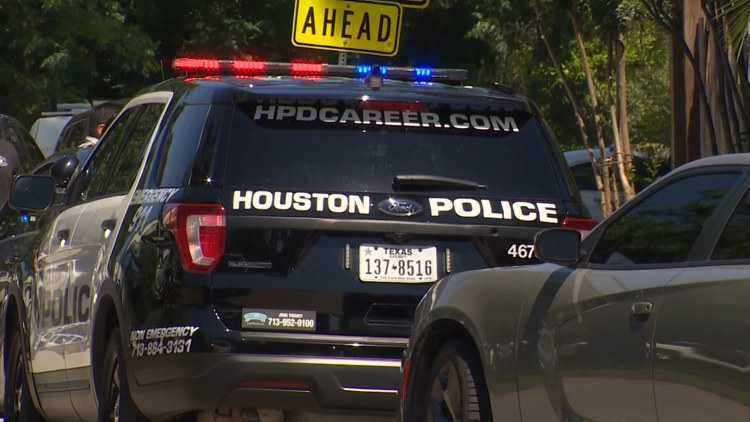 Houston police report shows 17 immigration-related transfers to ICE in latest quarter — Beaumont Community news