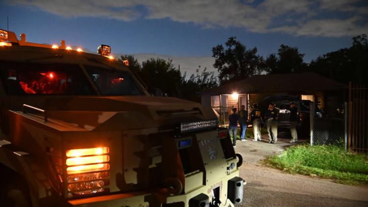 FBI, SWAT conducting operations at multiple Houston-area locations — KHOU 11 (Houston), Beaumont Sports news