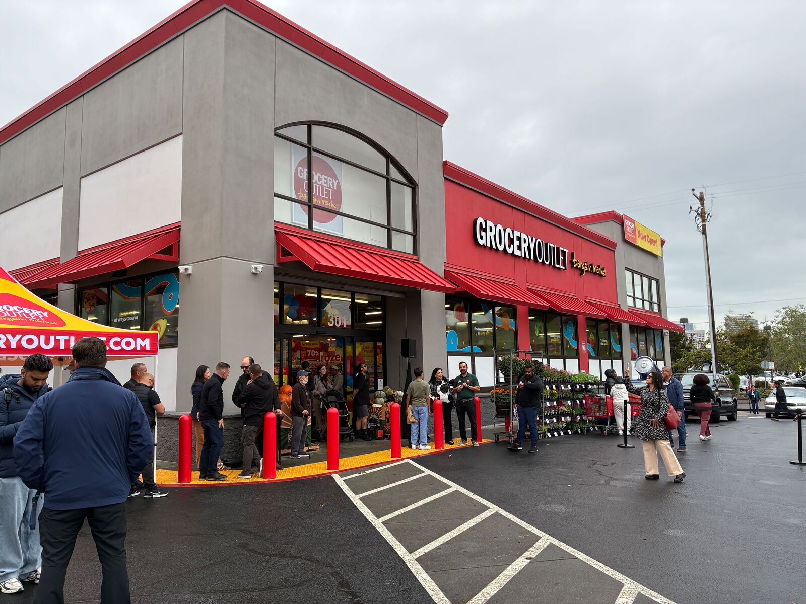 New Grocery Outlet opens in Oakland’s Eastlake neighborhood — The Oaklandside, Beaumont Business news
