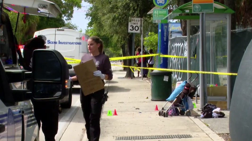 Attacker, victim injured in stabbing at Miami bus stop — WSVN 7 Miami-Dade, Beaumont Community news